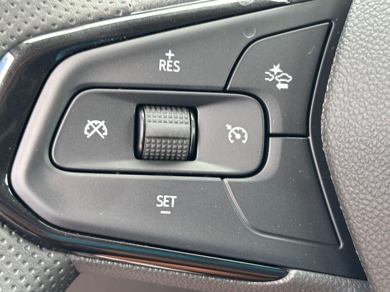 Chevrolet TrailBlazer Vehicle Image 12