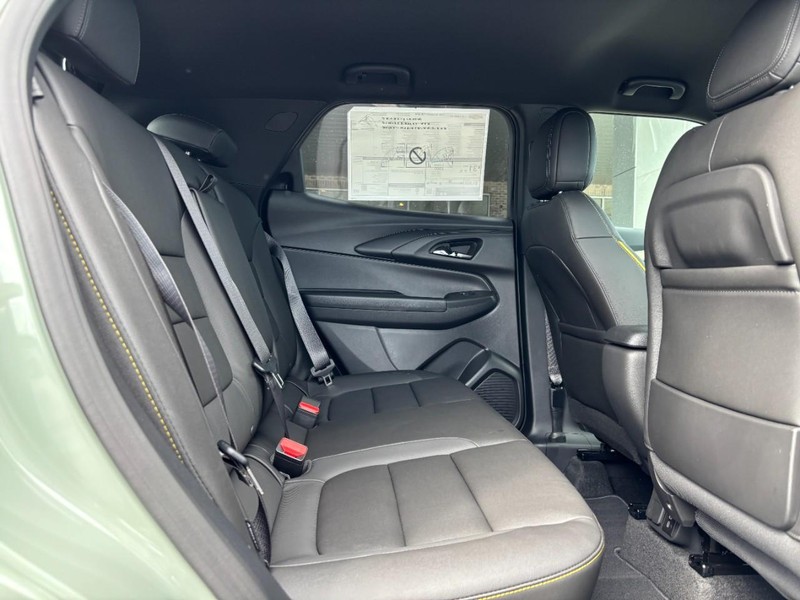 Chevrolet TrailBlazer Vehicle Image 05