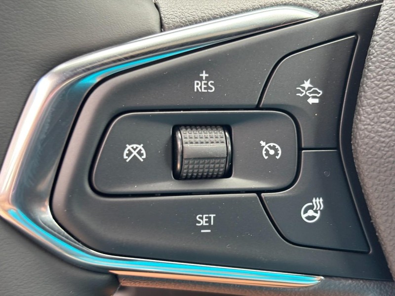 Chevrolet TrailBlazer Vehicle Image 12
