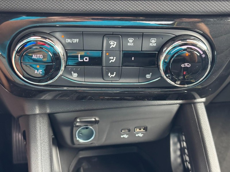 Chevrolet TrailBlazer Vehicle Image 17