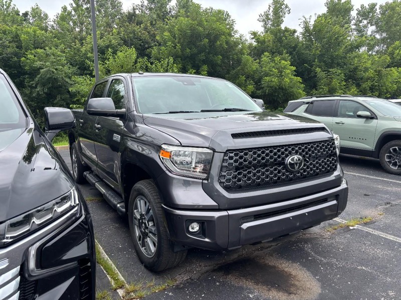 Toyota Tundra 4WD Vehicle Image 02