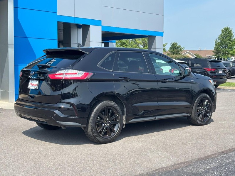 Ford Edge Vehicle Image 03
