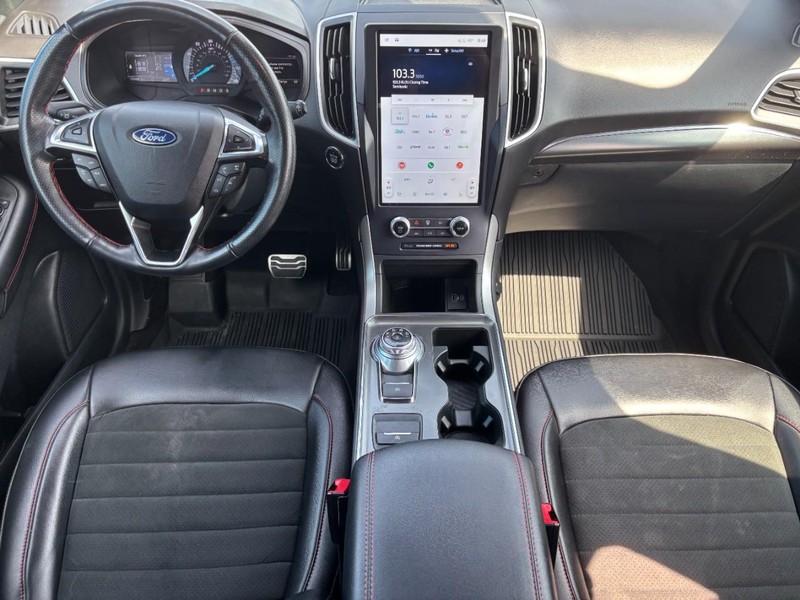 Ford Edge Vehicle Image 11