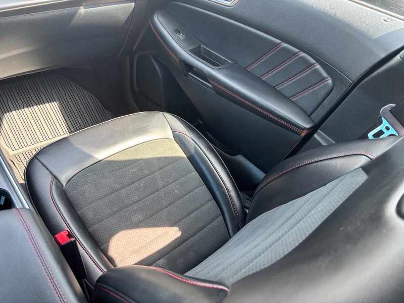 Ford Edge Vehicle Image 15