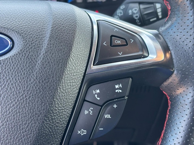 Ford Edge Vehicle Image 18