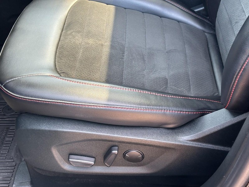 Ford Edge Vehicle Image 23