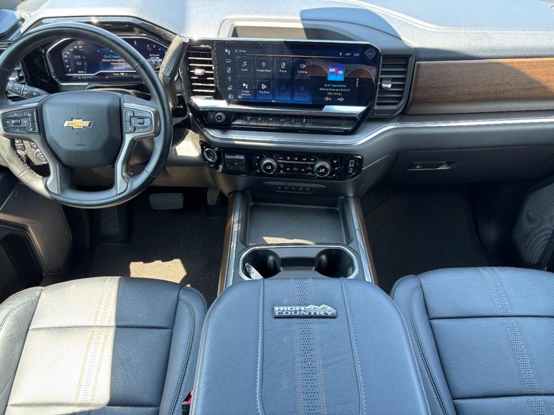 Chevrolet Silverado 3500HD Vehicle Image 11