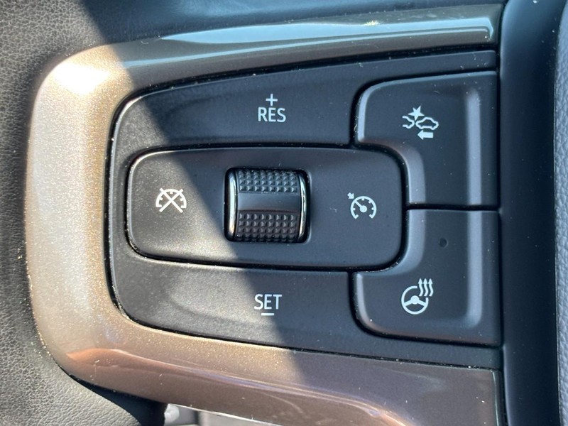 Chevrolet Silverado 3500HD Vehicle Image 17