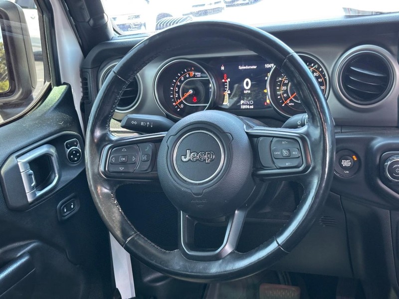 Jeep Gladiator Vehicle Image 12