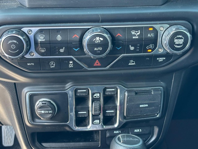 Jeep Gladiator Vehicle Image 22