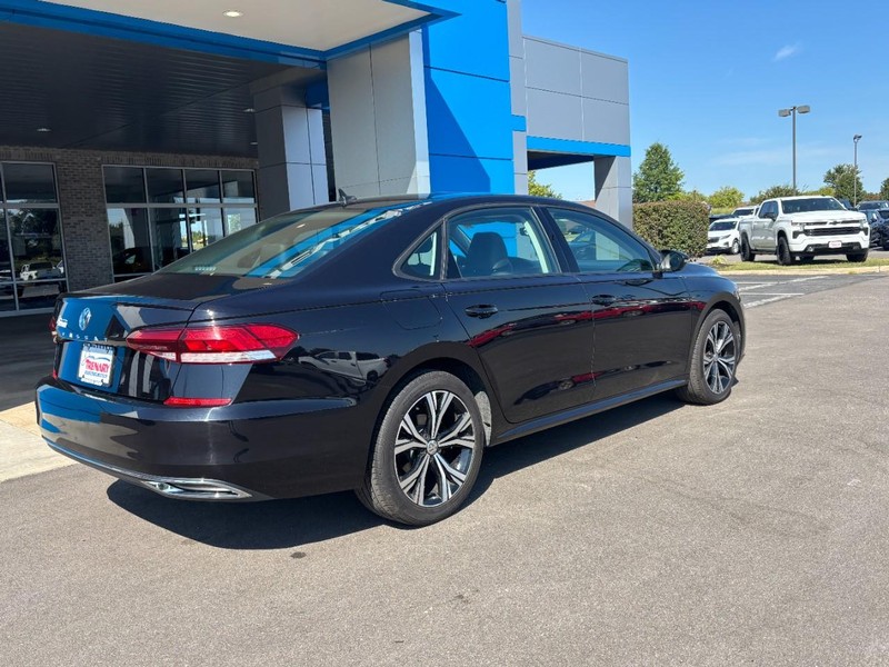 Volkswagen Passat Vehicle Image 03