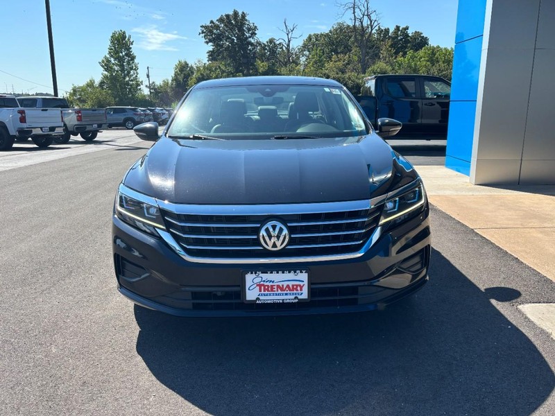 Volkswagen Passat Vehicle Image 09