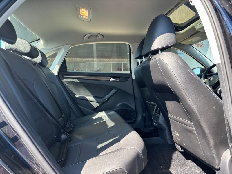 Volkswagen Passat Vehicle Image 10