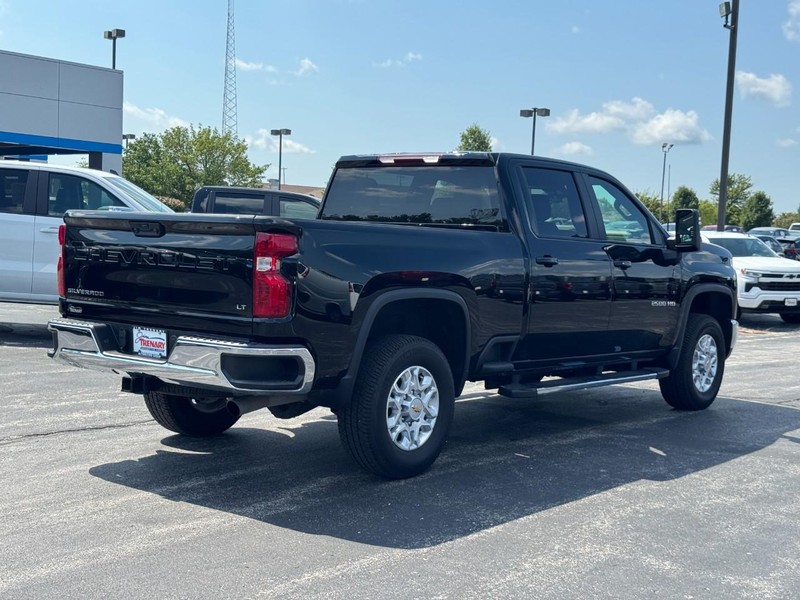 Chevrolet Silverado 2500HD Vehicle Image 03