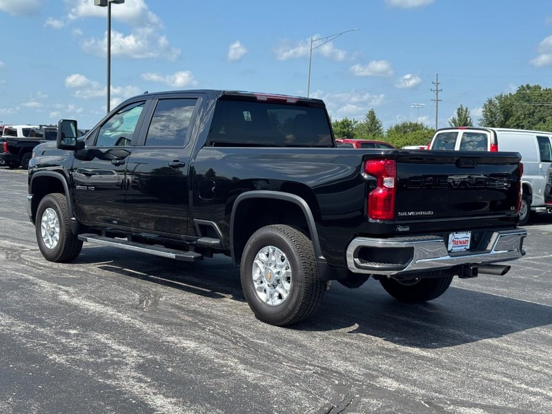 Chevrolet Silverado 2500HD Vehicle Image 06