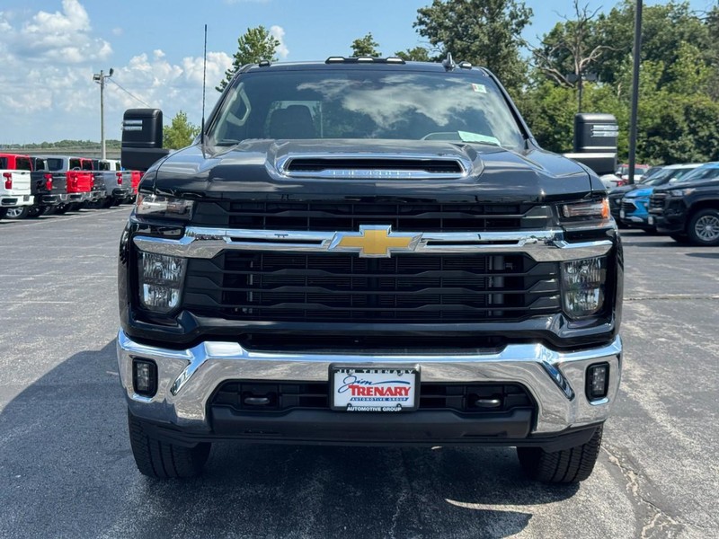 Chevrolet Silverado 2500HD Vehicle Image 09
