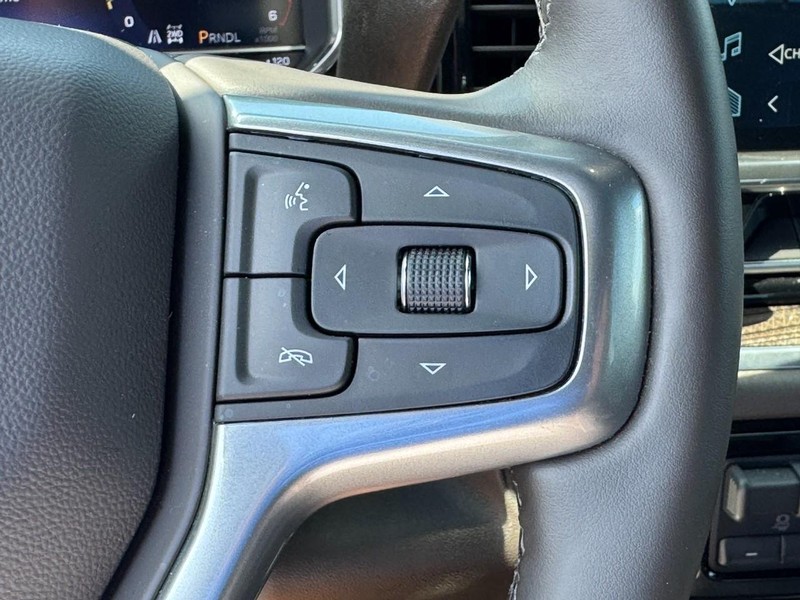 Chevrolet Silverado 2500HD Vehicle Image 19