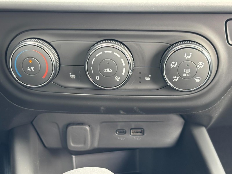 Chevrolet Trax Vehicle Image 09
