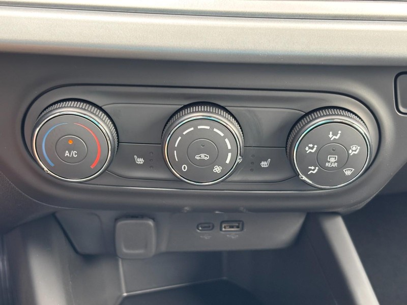 Chevrolet Trax Vehicle Image 16