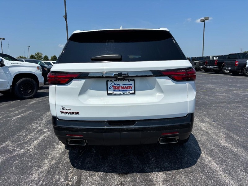 Chevrolet Traverse Vehicle Image 05