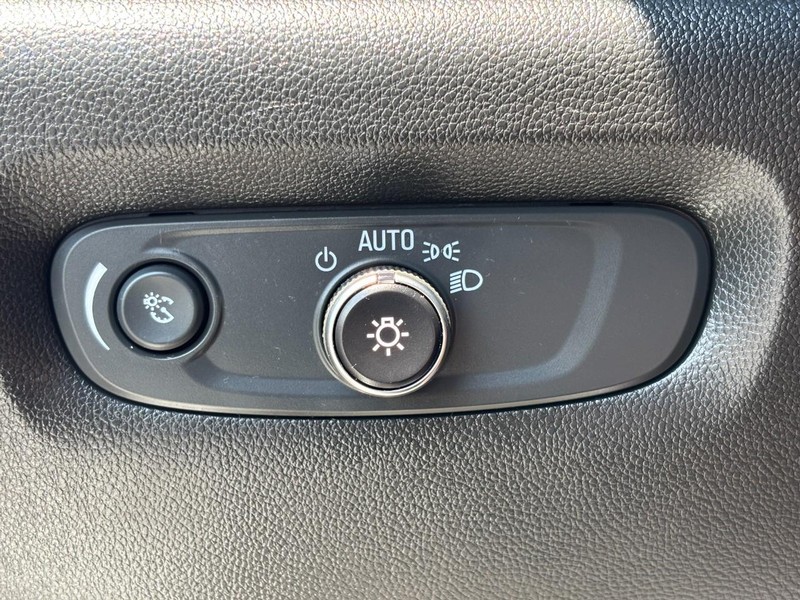 Chevrolet Traverse Vehicle Image 17