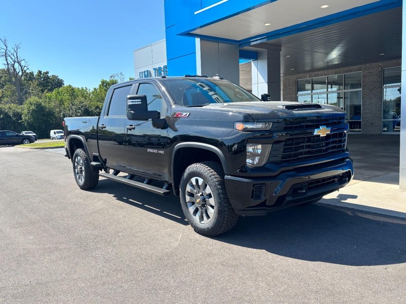 Chevrolet Silverado 2500HD Vehicle Image 02
