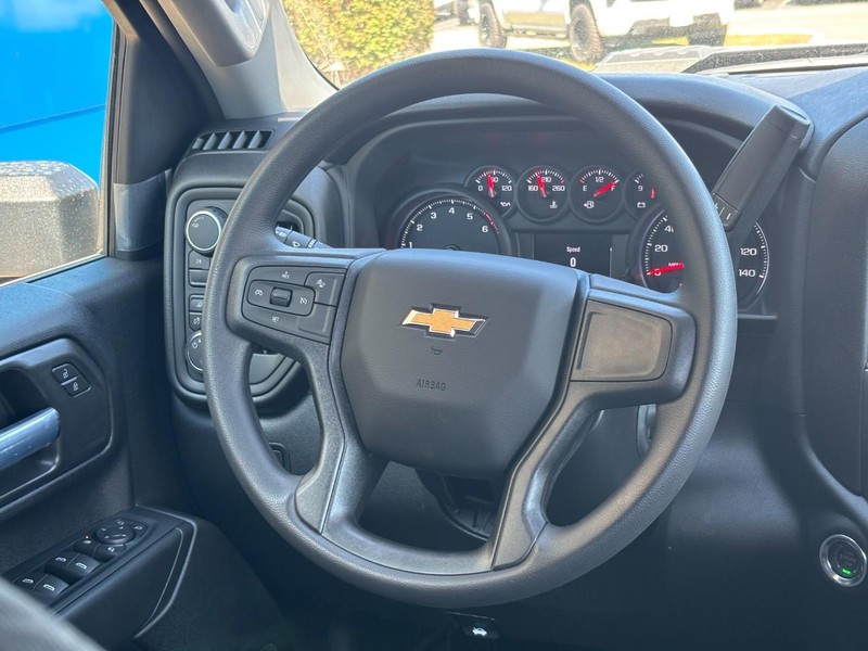 Chevrolet Silverado 2500HD Vehicle Image 07