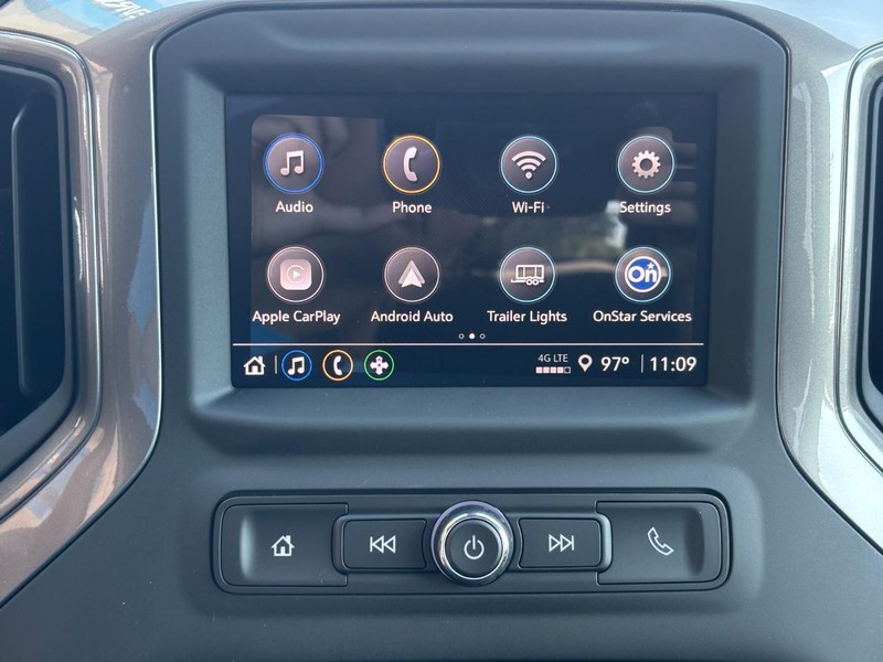Chevrolet Silverado 2500HD Vehicle Image 14