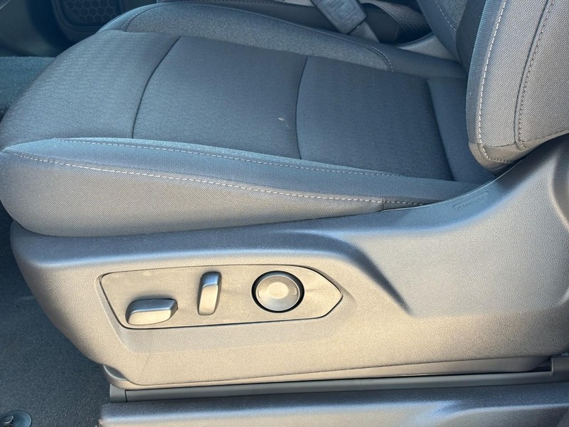Chevrolet Silverado 2500HD Vehicle Image 19