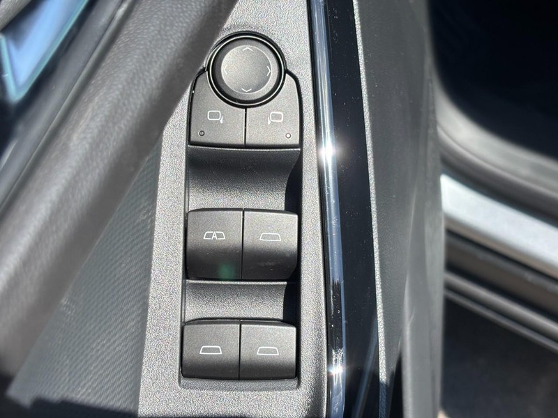 Chevrolet Equinox Vehicle Image 19