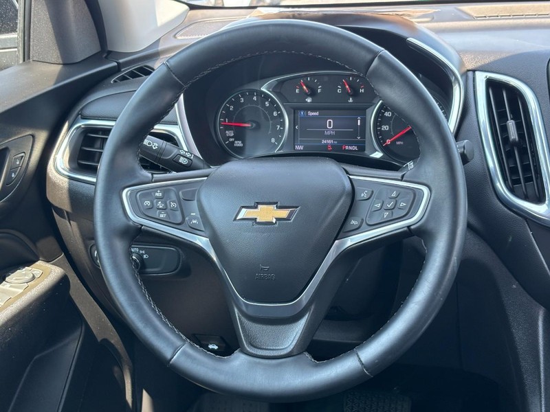 Chevrolet Equinox Vehicle Image 12