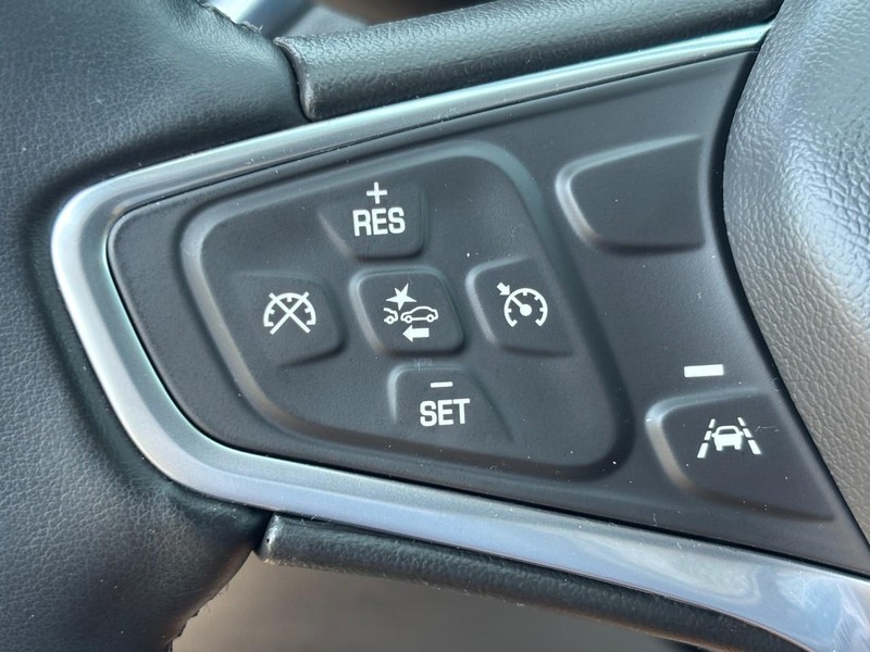 Chevrolet Equinox Vehicle Image 17