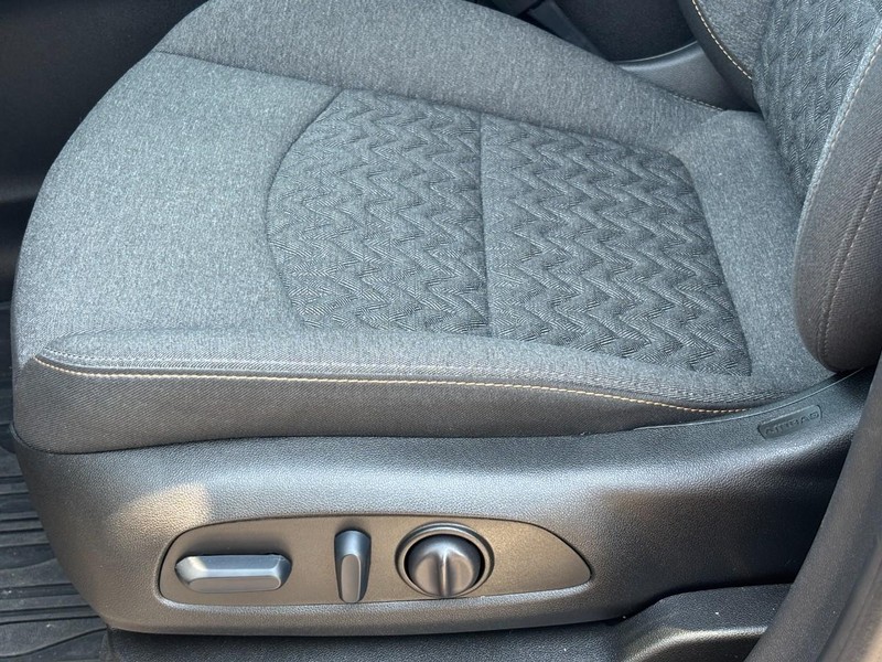 Chevrolet Equinox Vehicle Image 25