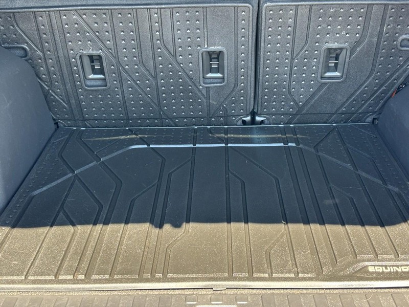 Chevrolet Equinox Vehicle Image 04