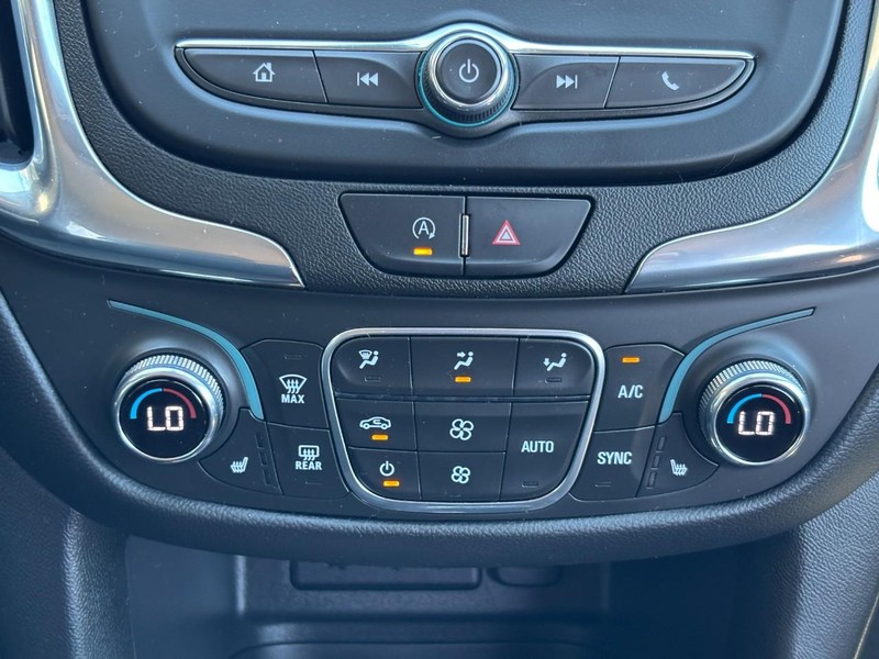 Chevrolet Equinox Vehicle Image 14