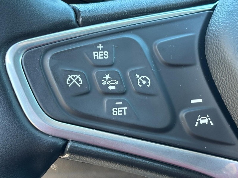 Chevrolet Equinox Vehicle Image 17