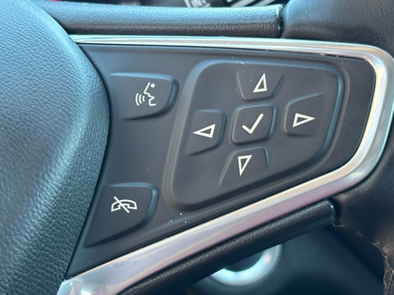 Chevrolet Equinox Vehicle Image 18