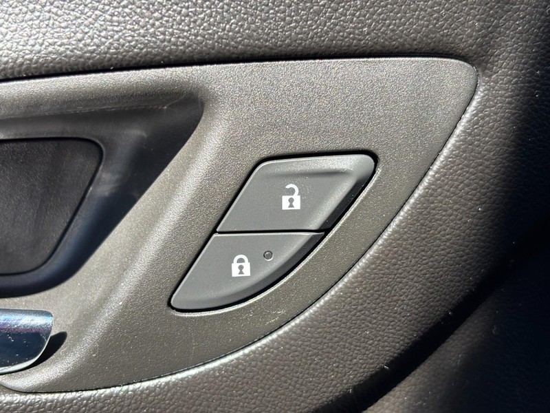Chevrolet Equinox Vehicle Image 25
