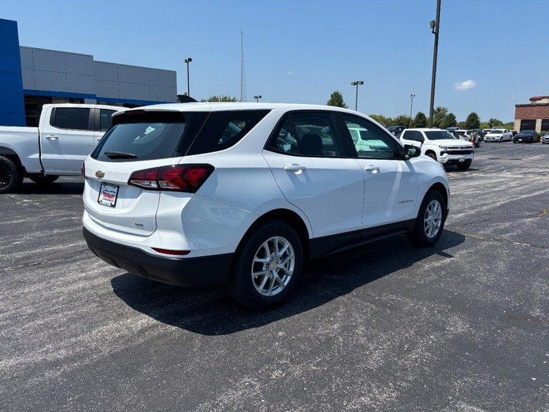 Chevrolet Equinox Vehicle Image 03