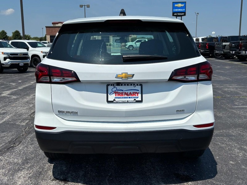 Chevrolet Equinox Vehicle Image 05