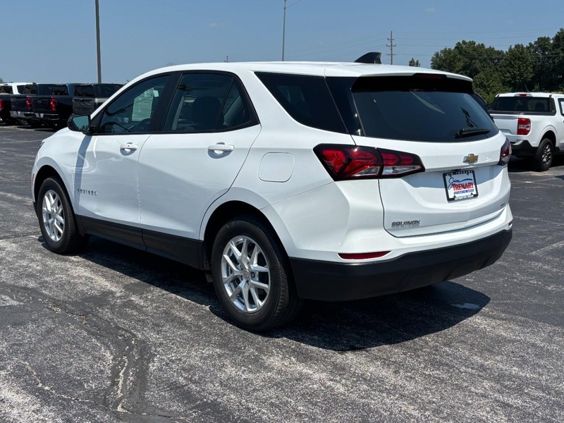 Chevrolet Equinox Vehicle Image 06