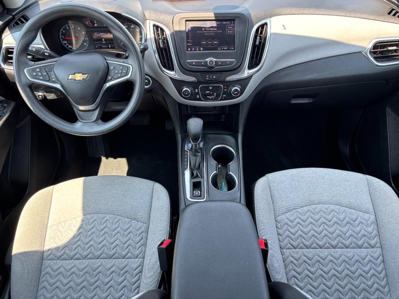 Chevrolet Equinox Vehicle Image 11