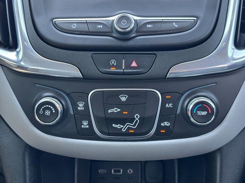 Chevrolet Equinox Vehicle Image 14