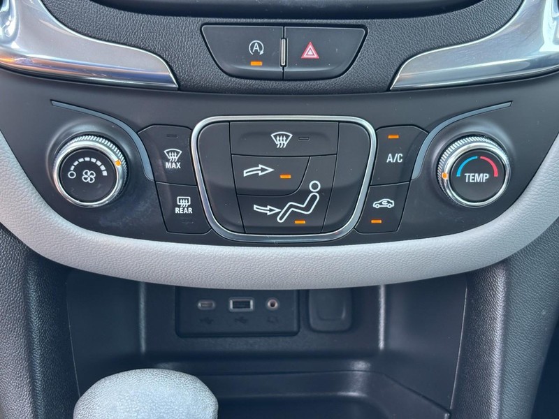 Chevrolet Equinox Vehicle Image 22