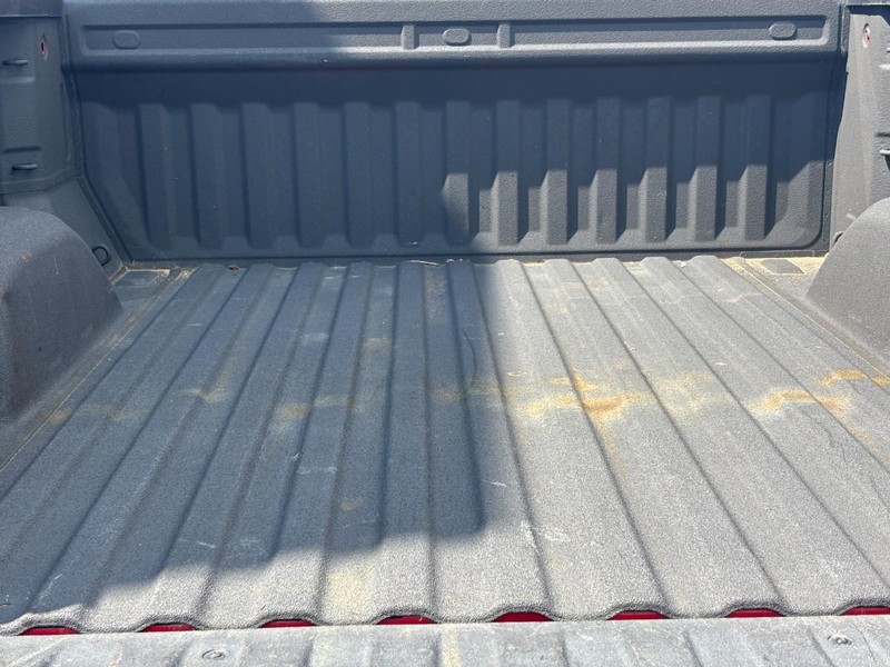 Chevrolet Silverado 1500 Vehicle Image 04