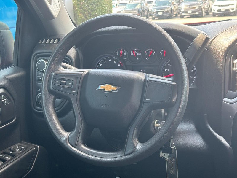 Chevrolet Silverado 1500 Vehicle Image 12