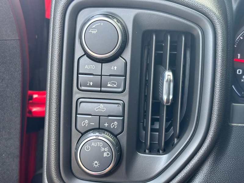 Chevrolet Silverado 1500 Vehicle Image 16
