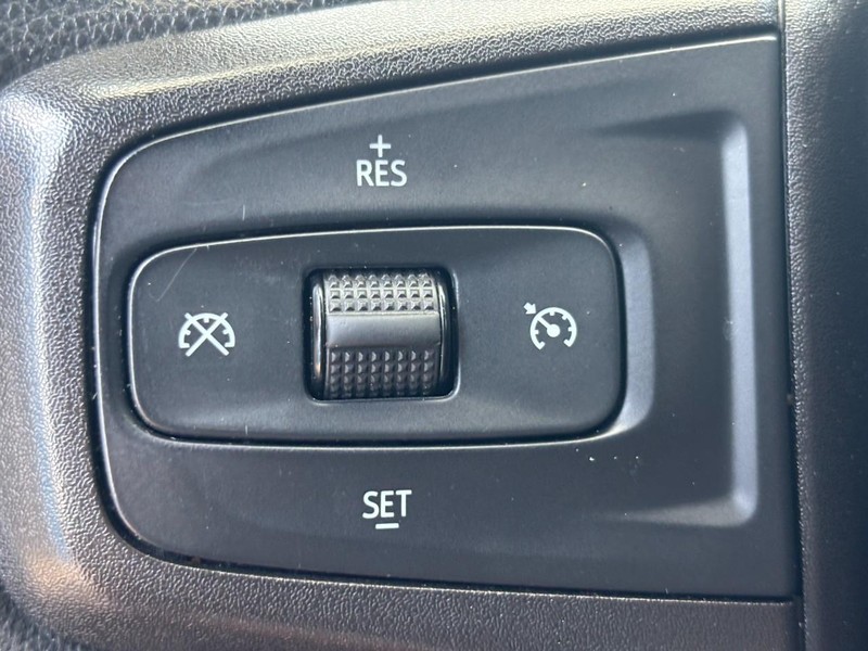 Chevrolet Silverado 1500 Vehicle Image 17