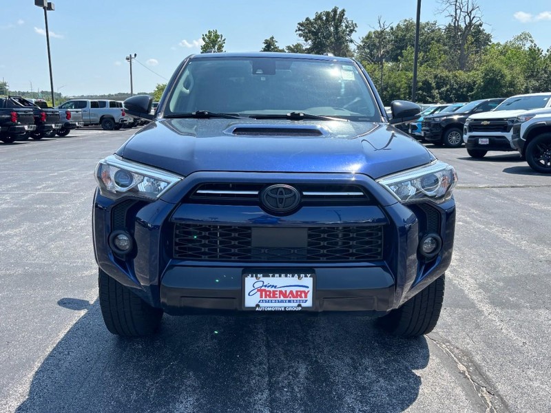 Toyota 4Runner Vehicle Image 09