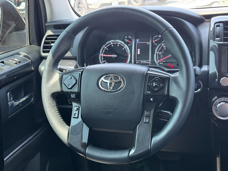 Toyota 4Runner Vehicle Image 12